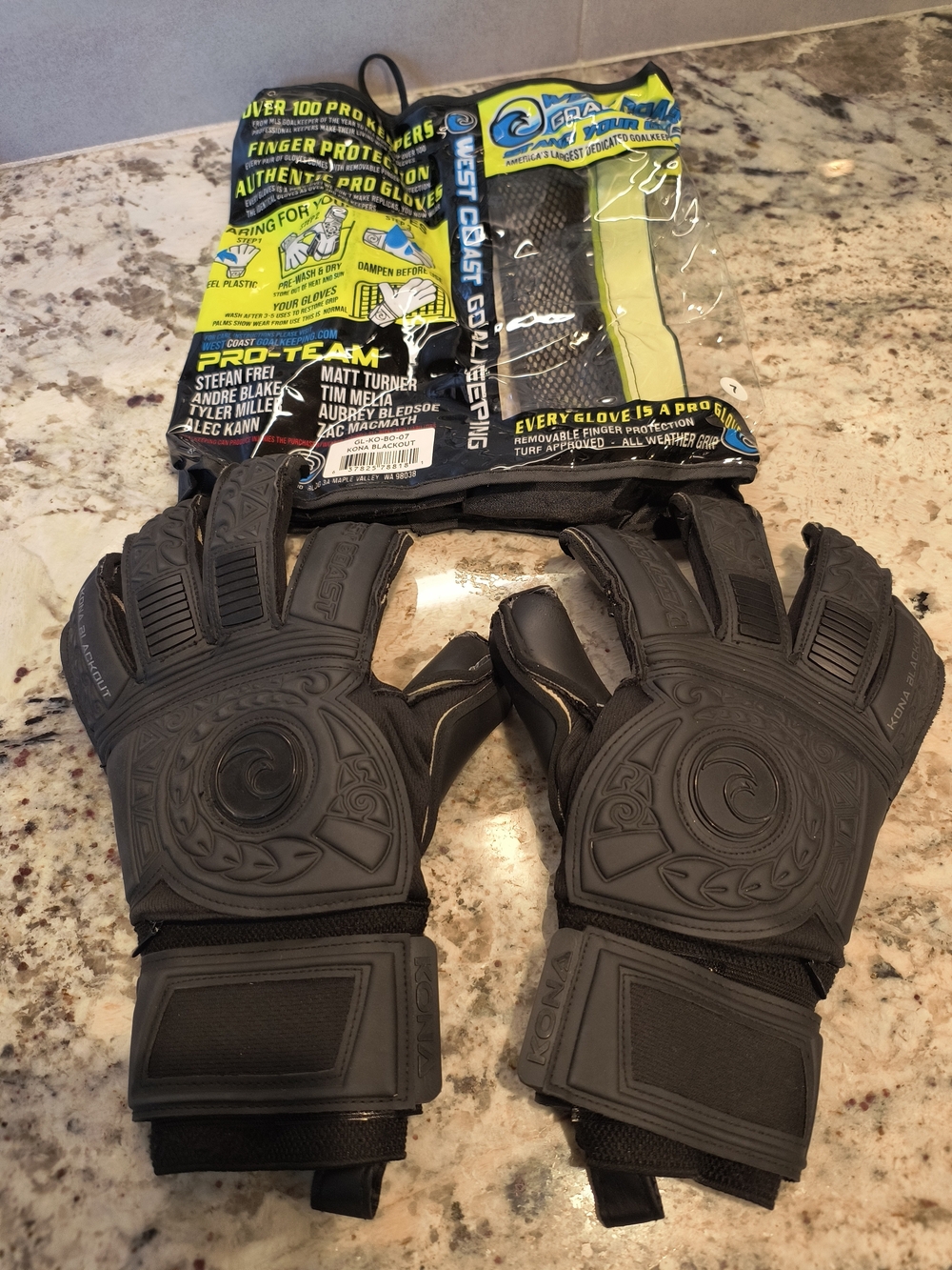 West Coast Kona Blackout Goalkeeper Gloves